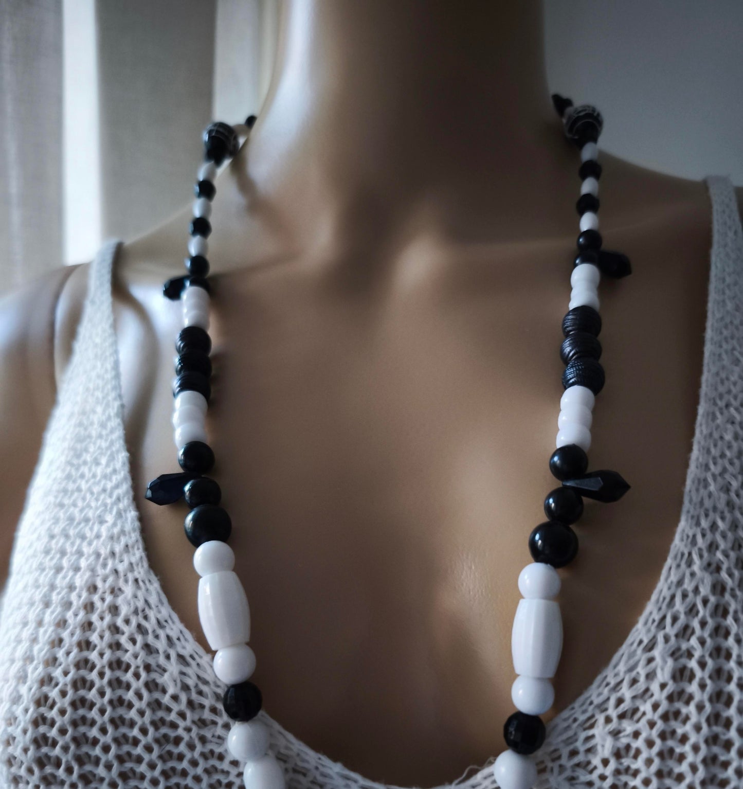 Boho Halskette Hippie Ibiza Festival XL Perlen Quasten White & Black